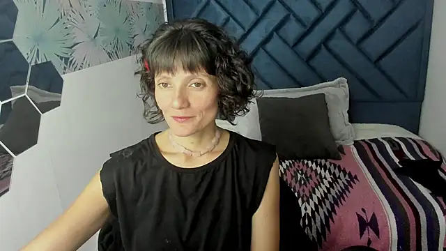 Valery More   online show from November 13, 5:01 pm