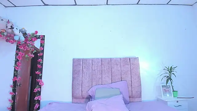 Mila 1wood online show from February 4, 10:29 am