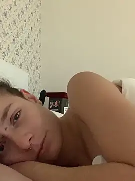 GoldenPussy1329 online show from November 28, 3:59 pm