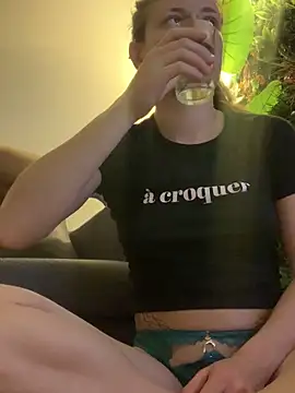 GoldenPussy1329 online show from November 21, 1:24 pm