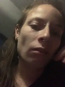 GoldenPussy1329 online show from April 4, 11:36 pm