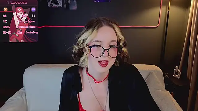 luna son online show from March 27, 10:10 pm