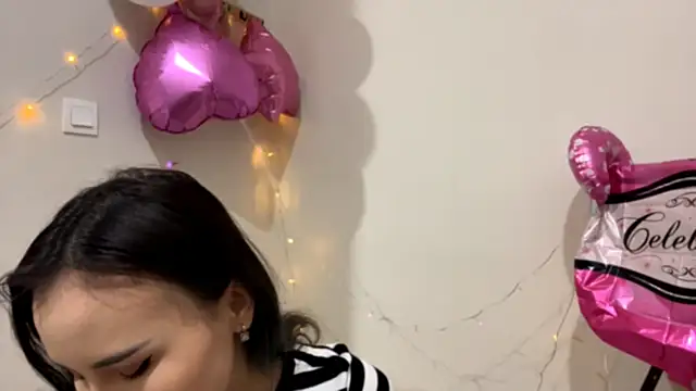 CarollFalick online show from October 25, 12:24 pm