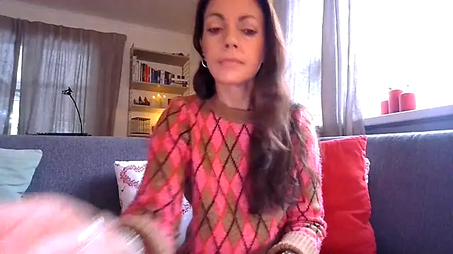 LoveAndRopes online show from February 4, 8:50 am