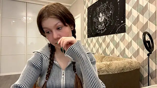 RebelKitsune online show from October 18, 6:38 am