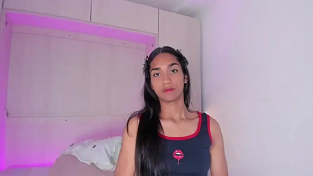 AnahiCollins online show from November 25, 11:45 am