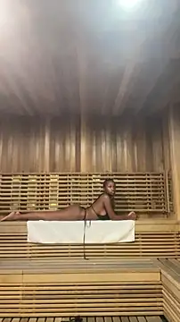 tia   fox online show from November 10, 12:11 pm