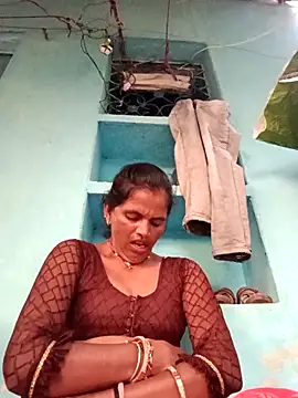 Mohni cute online show from October 6, 1:00 am