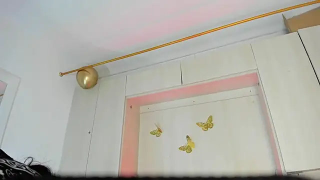 ChloeWiillow online show from March 18, 2:00 pm