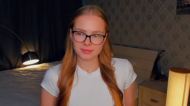 LibbyVenzeio online show from October 17, 7:22 am