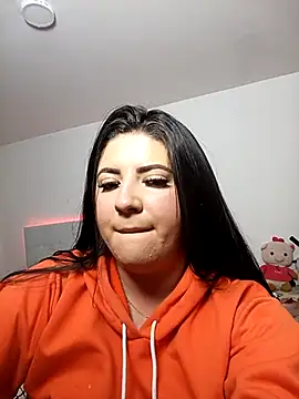 Snapshot of saraaa__ chatting on October 15, 4:26 am saraaa   online show from October 15, 4:26 am