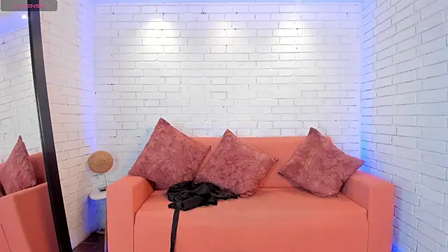 VenusCooper online show from November 6, 7:53 pm