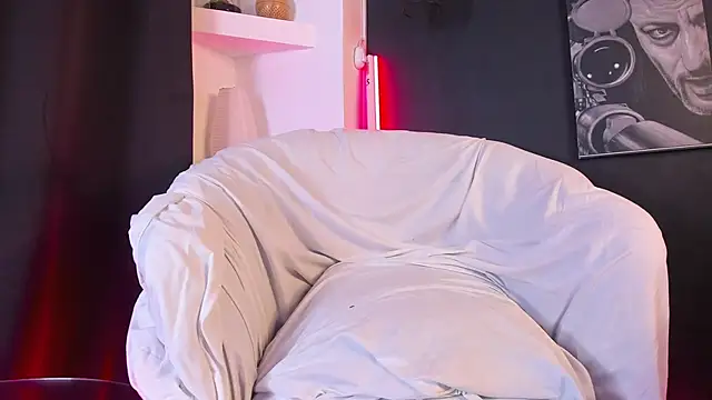 cloemorningstar online show from December 19, 8:01 pm