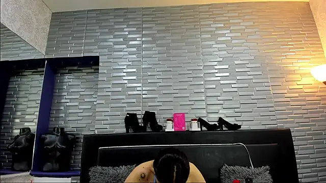 Snapshot of ChloeMorelli chatting on October 15, 2:25 am ChloeMorelli online show from October 15, 2:25 am