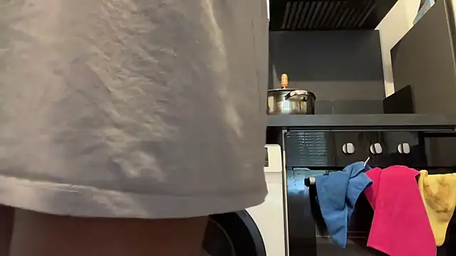 nanaisbackk online show from November 4, 8:08 am