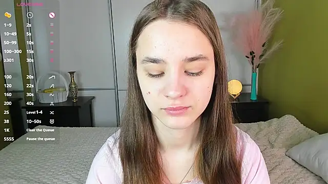 JinnyMcie online show from March 31, 10:04 am