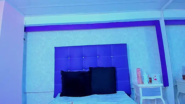 LeaMoreau22 online show from October 30, 12:17 pm