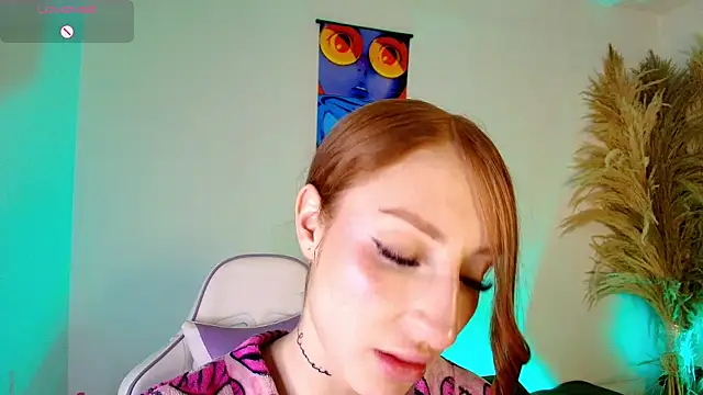 Bennuluspeach  online show from May 20, 11:07 am