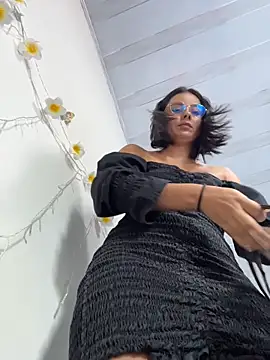 SaraMistick online show from April 1, 12:28 pm