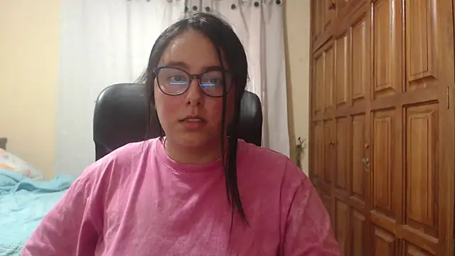 Venus cat  online show from June 20, 9:40 pm