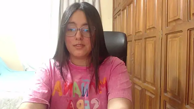 Venus cat  online show from July 5, 3:46 am