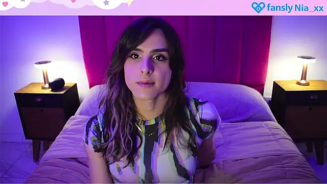 estrogen nia online show from October 5, 12:04 am