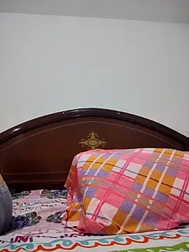 LindaSalo33 online show from October 7, 4:06 am