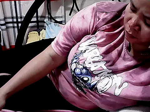 HornyPussie69 online show from March 18, 6:51 am