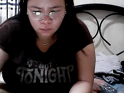 HornyPussie69 online show from April 18, 12:57 am