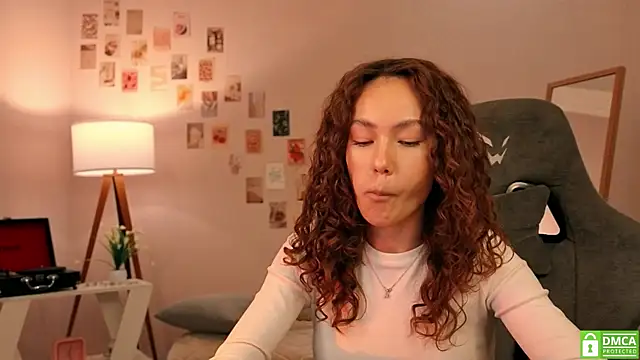 branchwithflowerss online show from November 6, 12:11 pm