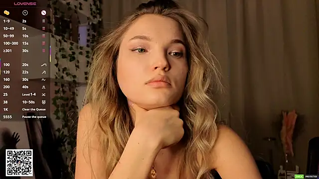 JulieLupo online show from February 15, 7:51 am