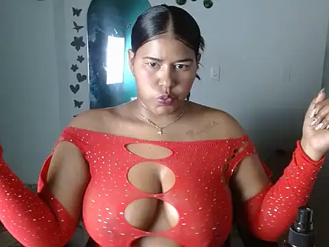 Ebony luna online show from January 15, 9:10 pm