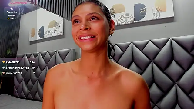 Snapshot of Sensual_Shantal chatting on October 6, 4:56 pm Sensual Shantal online show from October 6, 4:56 pm