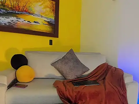 Zulyhenao online show from February 11, 10:17 am