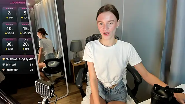 EvaToniz online show from November 9, 1:33 am