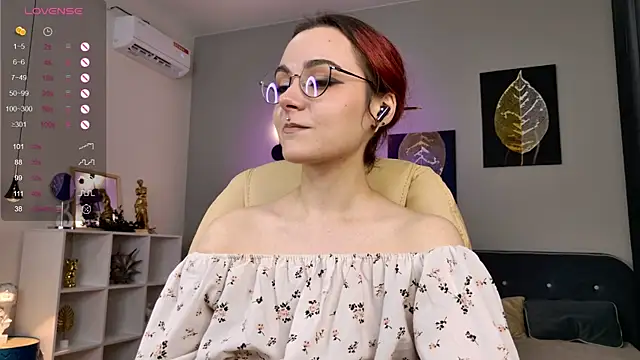 ElizabethMilller  online show from November 29, 10:25 pm