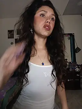 caramel doll   online show from November 6, 1:00 am