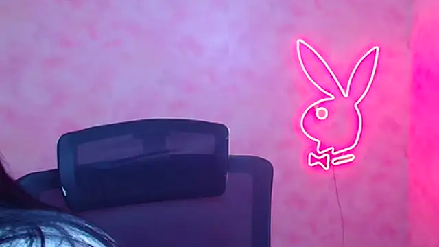 Mona Esty online show from December 17, 6:34 pm