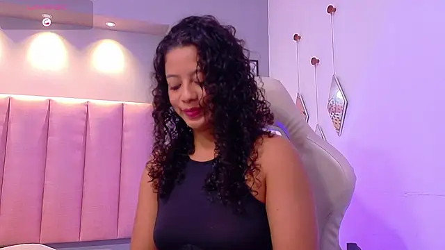 CamilaLevy online show from November 24, 12:18 pm