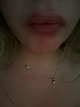 clarissetriolett online show from October 11, 12:59 am