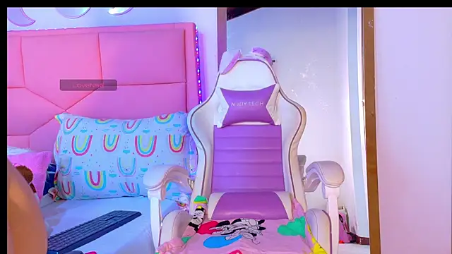 BabyDollvibes online show from December 4, 8:09 pm