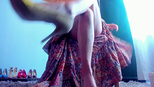 Velourmuse online show from November 16, 2:50 pm