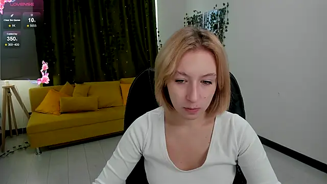 Emma Garcias online show from October 17, 11:24 am