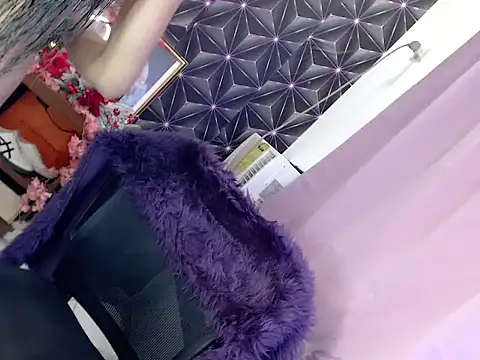 Hot chely online show from November 20, 11:17 pm