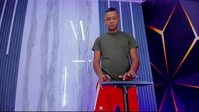 Play boys Hot2 online show from November 26, 9:21 am