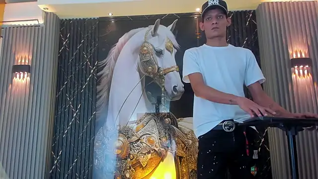 Play boys Hot2 online show from November 7, 1:28 pm