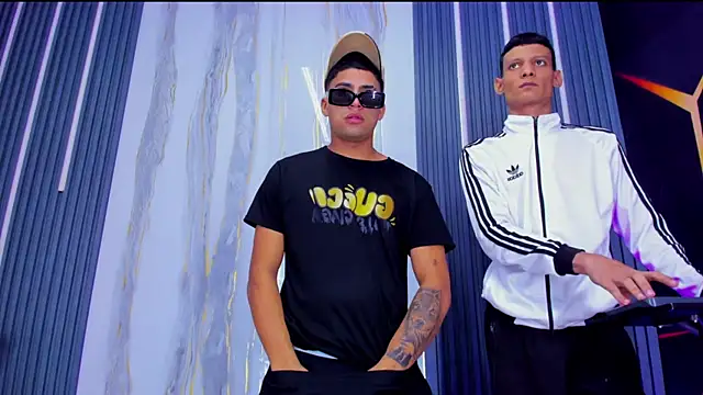 Play boys Hot2 online show from November 24, 8:38 am