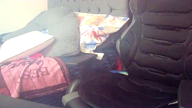 Playful MILF Demi online show from March 12, 11:40 pm