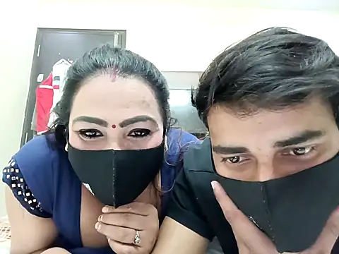 horny milf couple online show from November 14, 6:30 pm