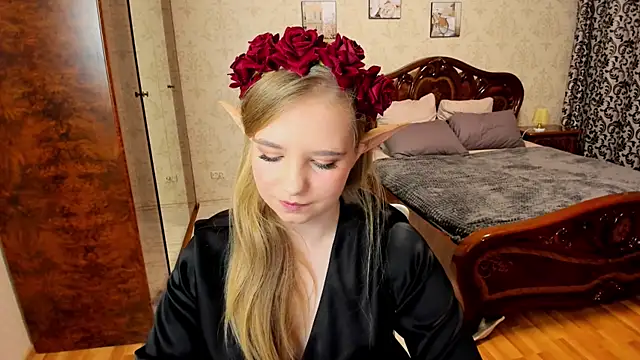 LunaCosplay online show from October 21, 7:51 pm